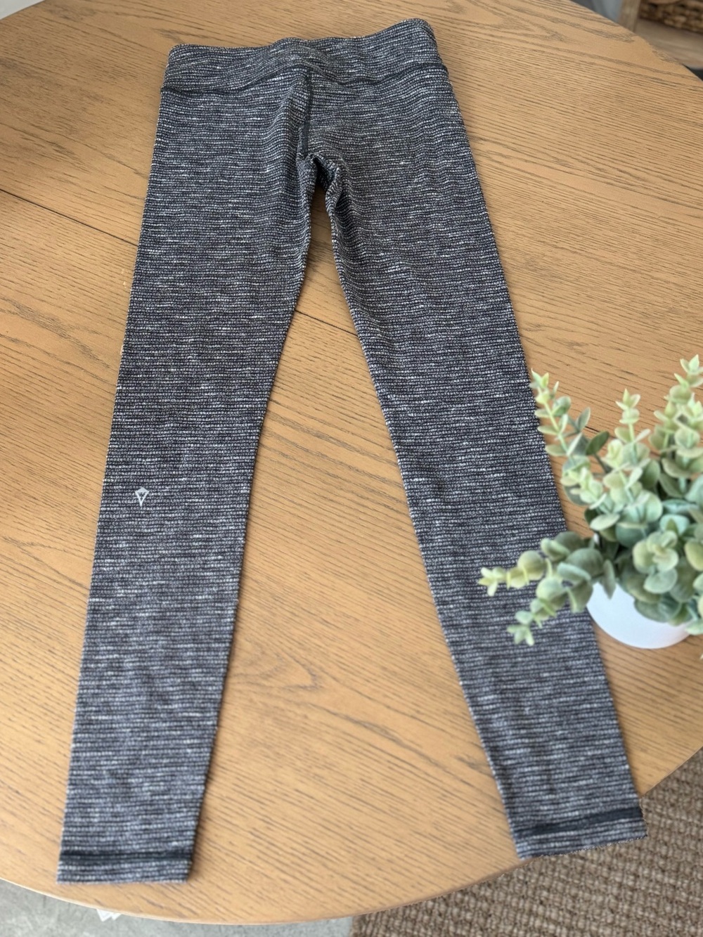 Ivivva by Lululemon Girls Size 12 Black Gray Space Dye Leggings Athletic Pants - Picture 2 of 6